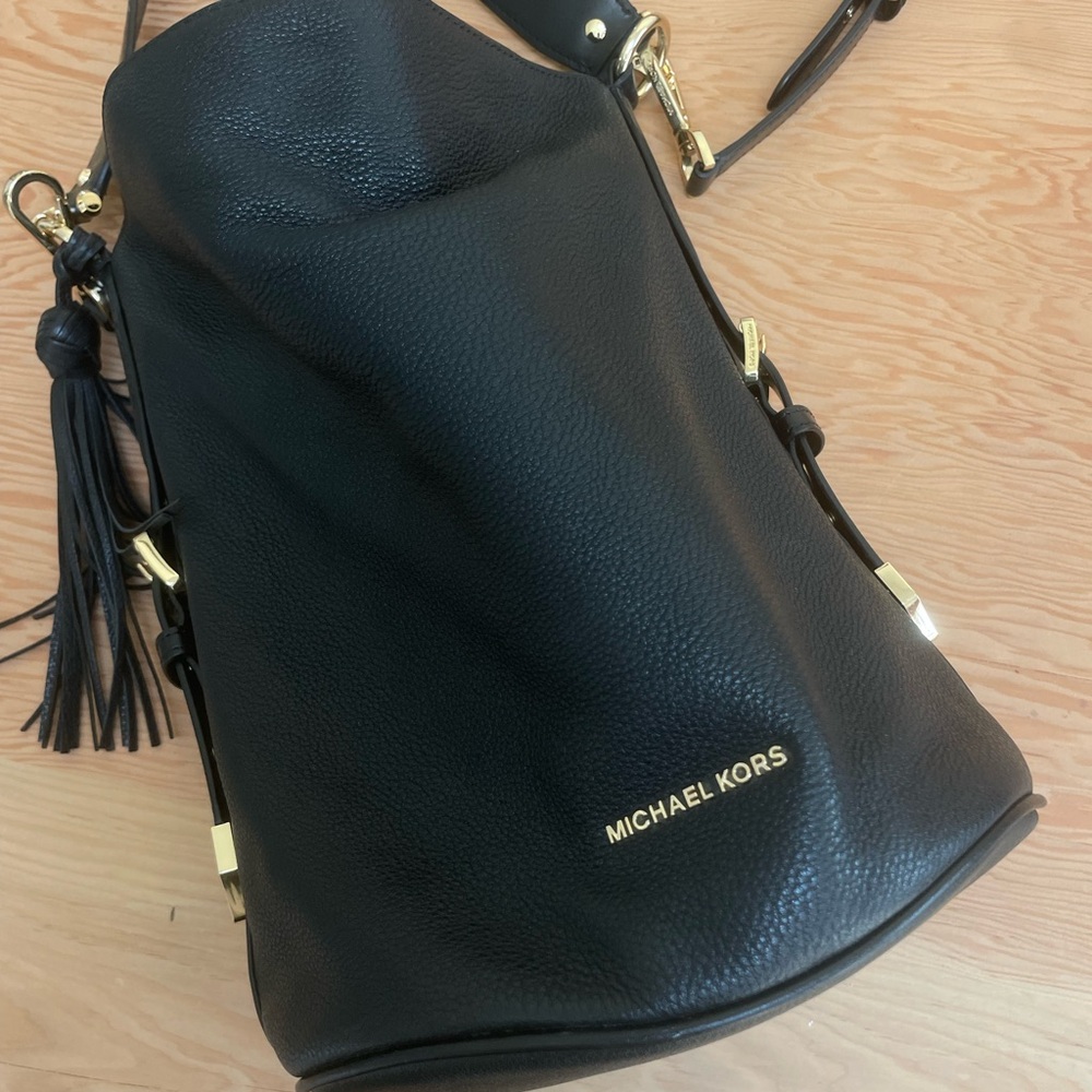 Michael Kors Barrel Bag Black Leather purse bucket tote tassel buckle hardware - Picture 2 of 13